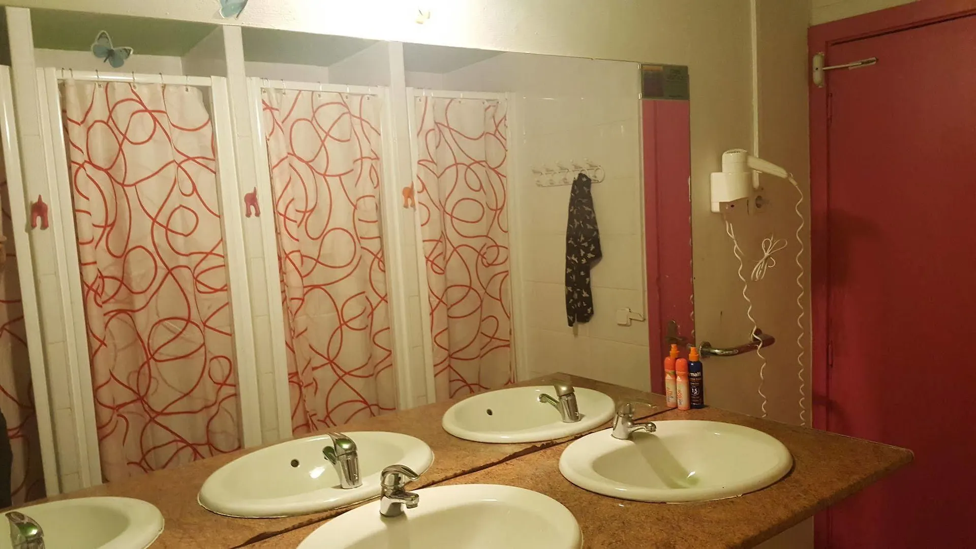 Diagonal House Hostel Barcelone 0*,  Espagne